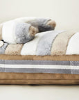 Deluxe-Hundebett aus gestreiftem Plüsch mit Kissen