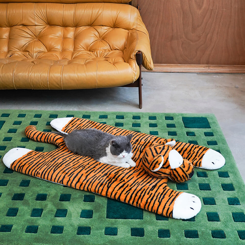 Tiger Stripe Shaped Warm Sleeping Mat for Dogs &amp; Cats – Cozy &amp; Comfortable