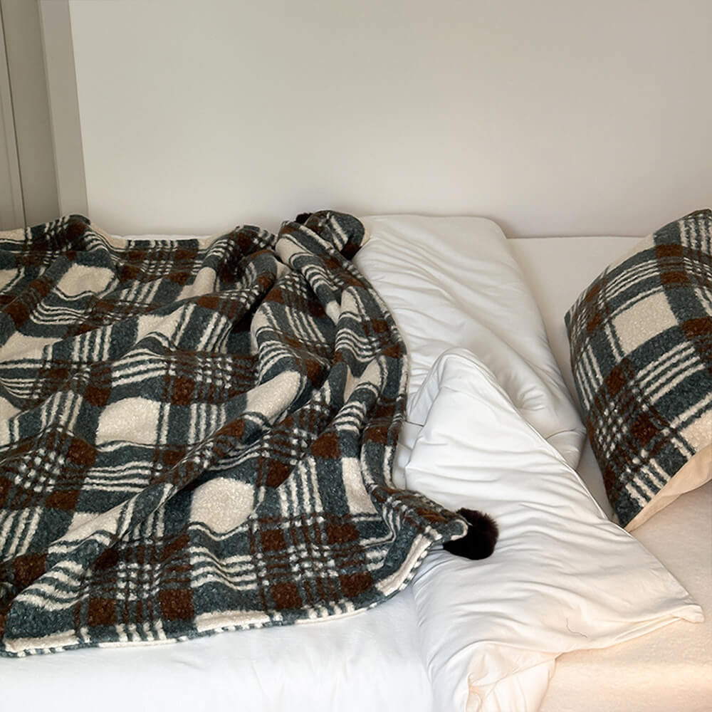 Refined Plaid Faux Lambswool Throw Blanket with Pom-Poms – Cozy &amp; Stylish Home Décor