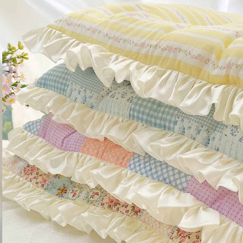 Vintage Floral Patchwork Ruffled Dog &amp; Cat Mat Matching Pillow