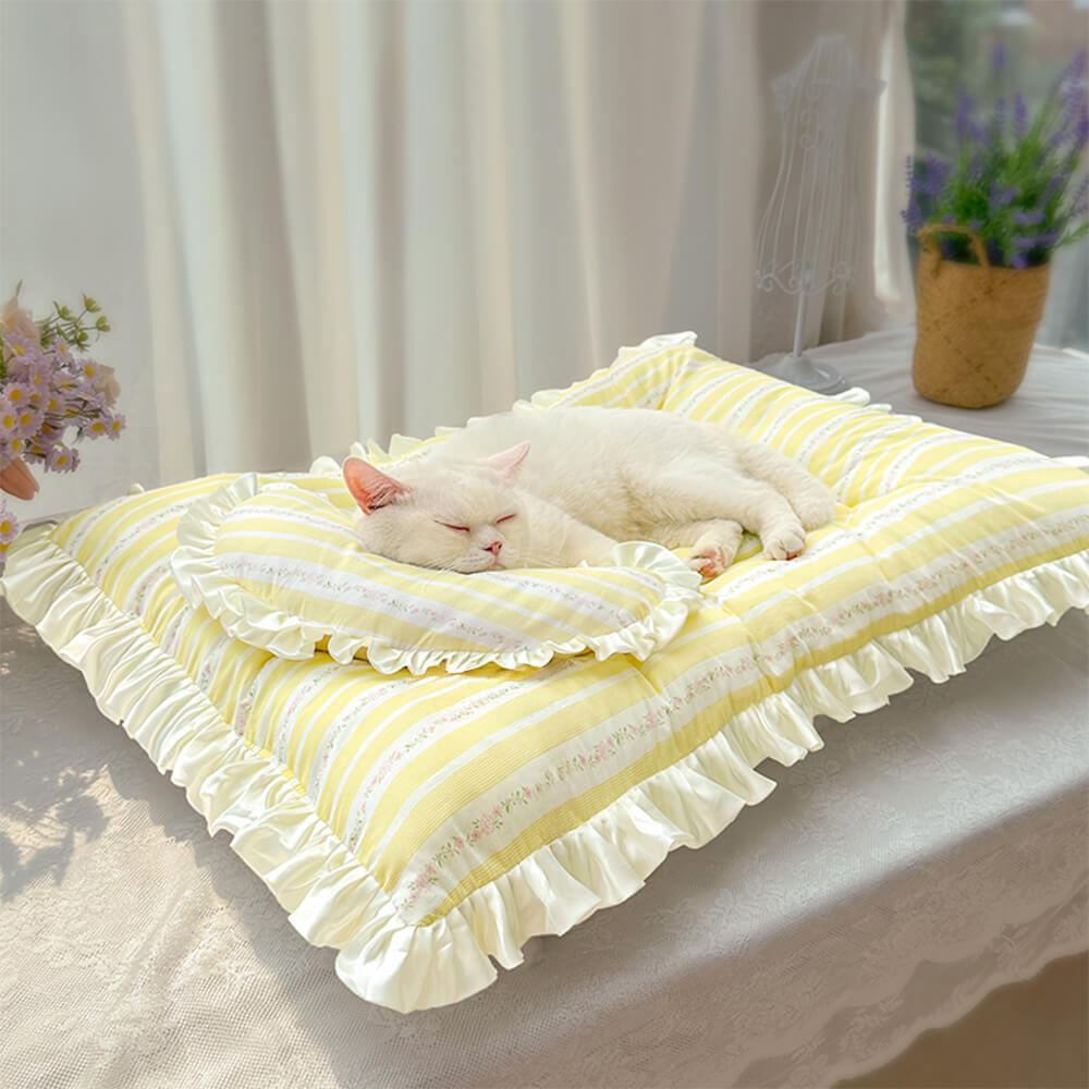 Vintage Floral Patchwork Ruffled Dog &amp; Cat Mat Matching Pillow